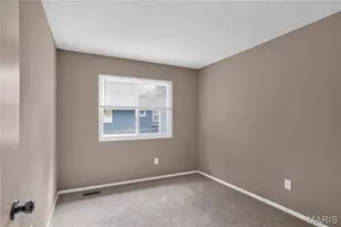 2423 Soundview Ct, Florissant, MO 63031 - Photo 9