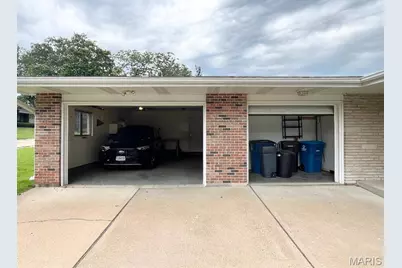 4102 Schlogl Drive, Unincorporated, MO 63125 - Photo 7