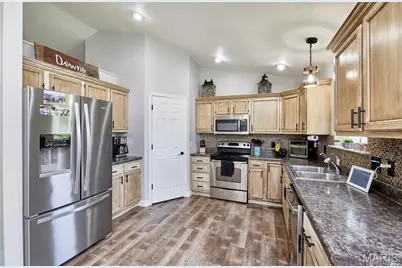205 Hickory Farms Drive, Hawk Point, MO 63349 - Photo 13
