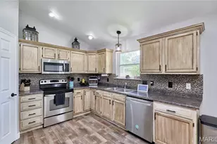 205 Hickory Farms Dr, Hawk Point, MO 63349 - Photo 15