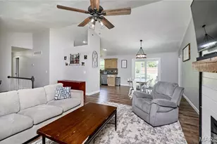 205 Hickory Farms Dr, Hawk Point, MO 63349 - Photo 9
