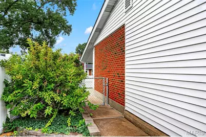 723 Woodward Drive, Saint Louis, MO 63125 - Photo 5