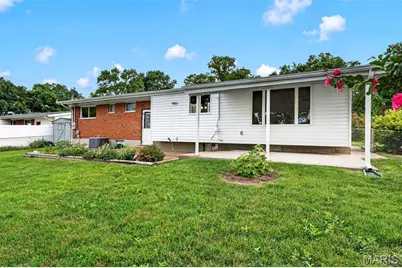 723 Woodward Drive, Saint Louis, MO 63125 - Photo 9