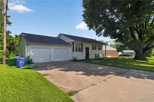 12083 Garden Ln, Saint Louis, MO 63138 - Photo 3