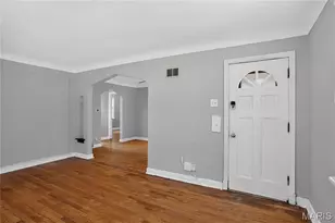9013 Pallardy Ln, Overland, MO 63114 - Photo 7