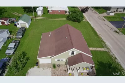 102 Circle Dr, Shelbina, MO 63468 - Photo 3
