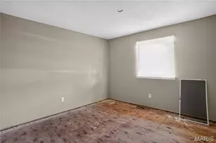 2371 Farflung Dr, Florissant, MO 63031 - Photo 23