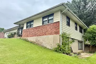 7127 Becker Rd, Oakville, MO 63129 - Photo 25
