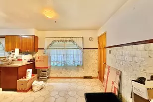 7127 Becker Rd, Oakville, MO 63129 - Photo 15
