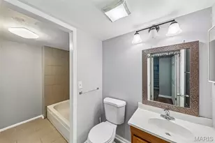 1031 Tavistock Cir, Saint Louis, MO 63129 - Photo 15