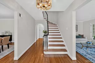 28 Berkshire Dr, Saint Louis, MO 63117 - Photo 3
