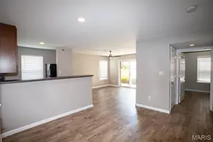15103 Spring Creek Ln, O'Fallon, MO 63368 - Photo 3