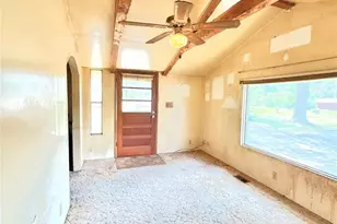 13332 E Sunrise Lake Dr, De Soto, MO 63020 - Photo 3