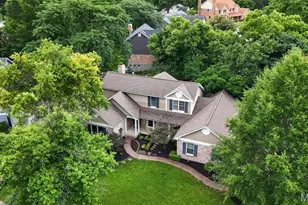 1350 Conway Oaks Dr, Chesterfield, MO 63017 - Photo 3