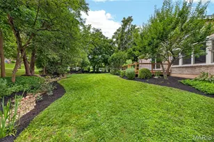 1350 Conway Oaks Dr, Chesterfield, MO 63017 - Photo 9
