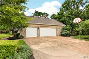 1350 Conway Oaks Dr, Chesterfield, MO 63017 - Photo 5