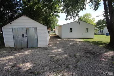 1405 E Chestnut Street, Desloge, MO 63601 - Photo 5