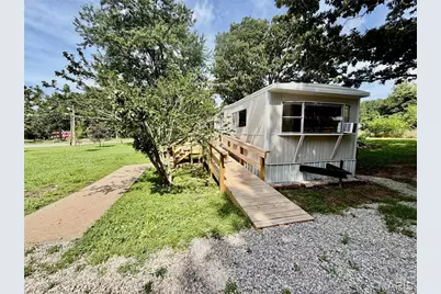 837 Dwight Street, Lebanon, MO 65536 - Photo 3