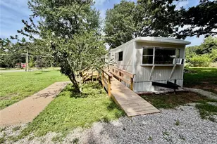 837 Dwight St, Lebanon, MO 65536 - Photo 3