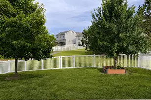 16 Ramblewood Ct, Wentzville, MO 63385 - Photo 3