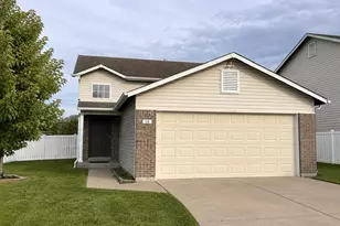 16 Ramblewood Ct, Wentzville, MO 63385 - Photo 1