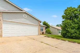 1468 Surrey Ln, Saint Peters, MO 63304 - Photo 5