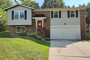 1382 Premio Dr, Fenton, MO 63026 - Photo 1