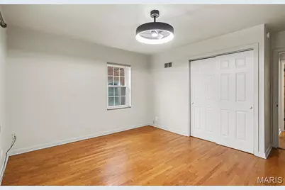90 Greendale Drive, Saint Louis, MO 63121 - Photo 7