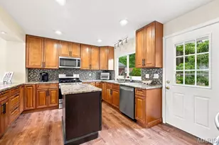 12777 Hazenmore Dr, Saint Louis, MO 63146 - Photo 5