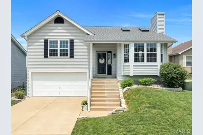 22 Aspen Pointe Drive, Saint Peters, MO 63376 - Photo 1