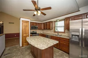 16740 N Fork Ridge Dr, Florissant, MO 63034 - Photo 21