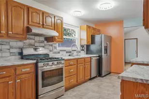4 Hazelwood Ln, Hazelwood, MO 63042 - Photo 11