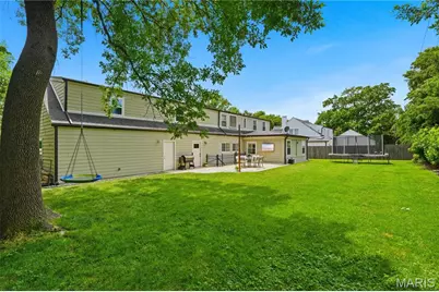 10 Hanley Downs, Saint Louis, MO 63117 - Photo 33