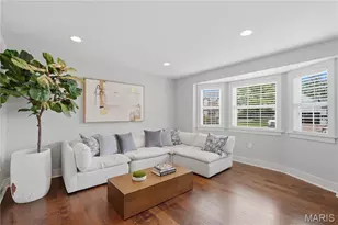 10 Hanley Downs, Saint Louis, MO 63117 - Photo 5