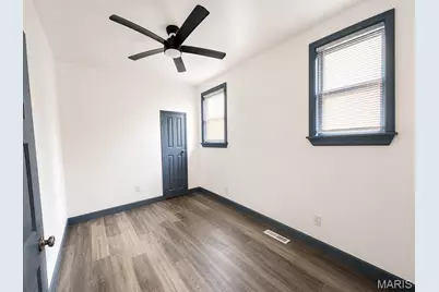 2107 Stansbury Street, Saint Louis, MO 63118 - Photo 3