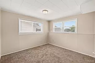 1555 Ville Gloria Ln, Hazelwood, MO 63042 - Photo 11