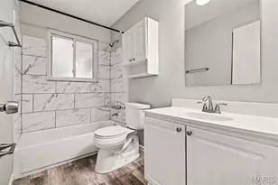 1555 Ville Gloria Ln, Hazelwood, MO 63042 - Photo 9