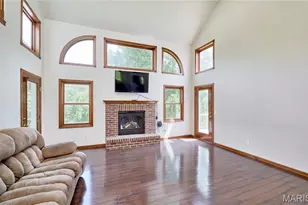 301 Country View Dr, Winfield, MO 63389 - Photo 9