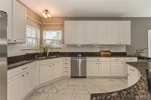 733 Castle Ridge Dr, Ballwin, MO 63021 - Photo 27