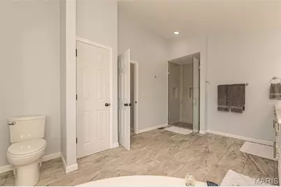 733 Castle Ridge Drive, Ballwin, MO 63021 - Photo 37