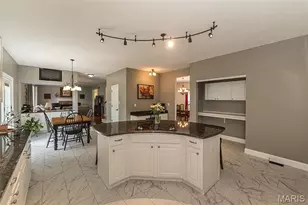 733 Castle Ridge Dr, Ballwin, MO 63021 - Photo 29