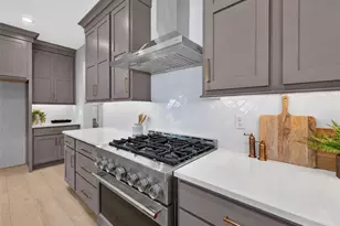 8737 Magdalen Ave, Saint Louis, MO 63144 - Photo 11