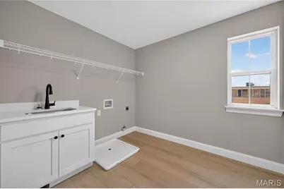 8737 Magdalen Avenue, Saint Louis, MO 63144 - Photo 25