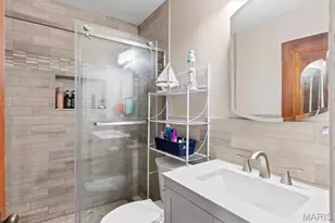 9007 Osage Ln, Saint Louis, MO 63114 - Photo 15