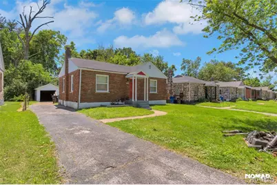 8246 Montreal Drive, University City, MO 63132 - Photo 3