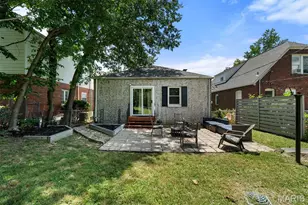 8777 Bridgeport Ave, Brentwood, MO 63144 - Photo 33