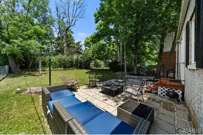 8777 Bridgeport Avenue, Brentwood, MO 63144 - Photo 35