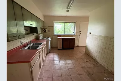 1003 Chartres Avenue, University City, MO 63132 - Photo 17