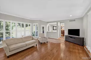 1059 Greystone Manor Pkwy, Chesterfield, MO 63005 - Photo 11