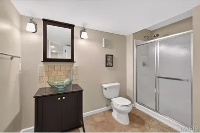 1059 Greystone Manor Parkway, Chesterfield, MO 63005 - Photo 55